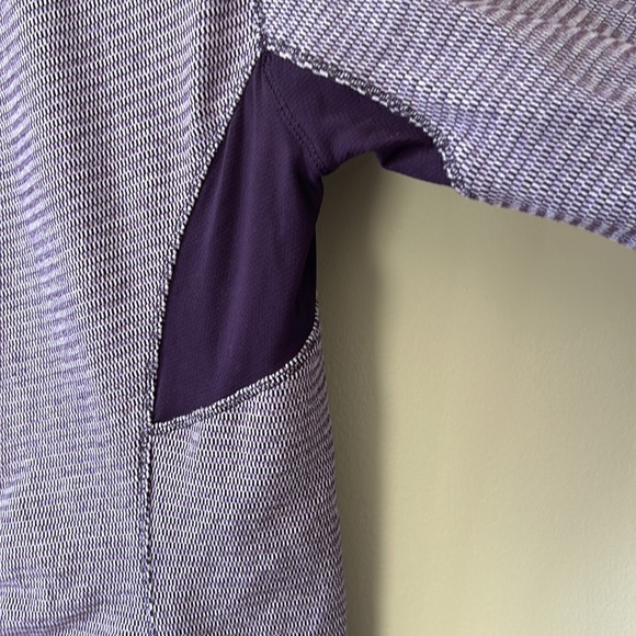 Lululemon Thick Long Sleeve Shirt With reflectors On Sleeve - Picture 9 of 14